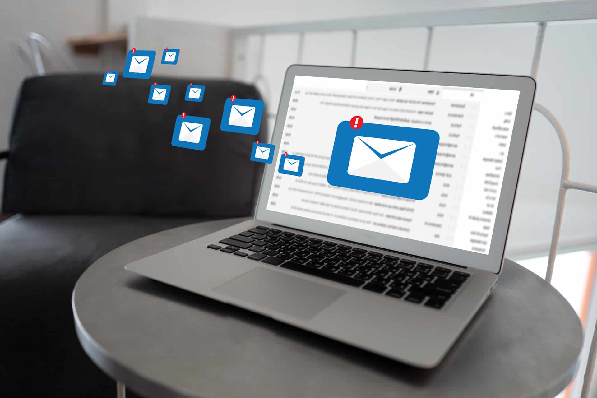 Mail Communication Connection message to mailing contacts phone